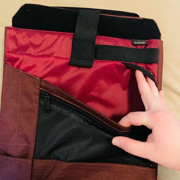 Dakine Computer Cover - Picture 2 of 5